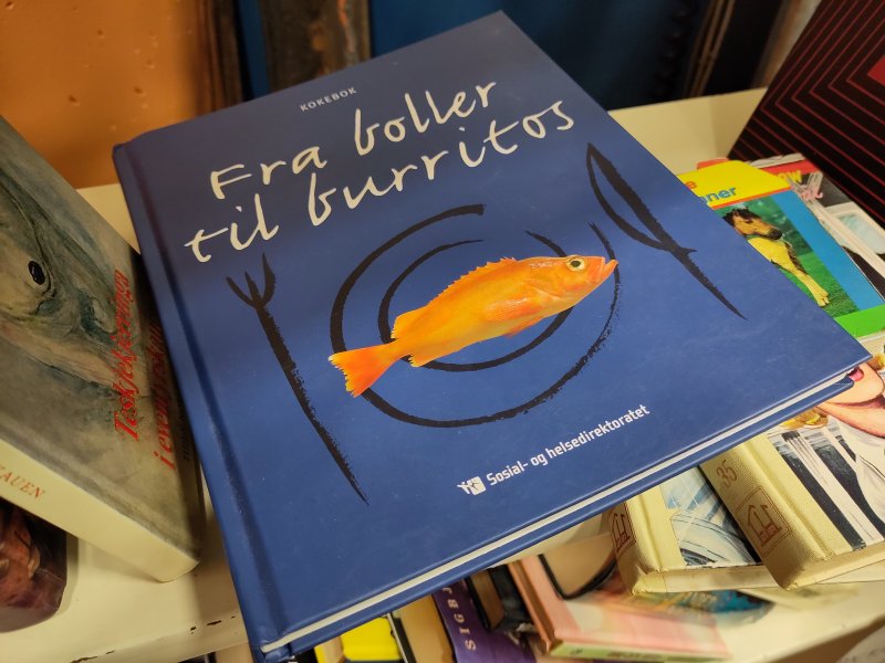 Blå bok med teksten fra boller til burritos